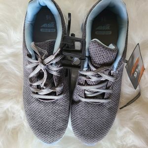 NWT Avia Sneakers